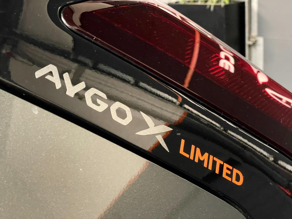 Toyota Aygo X 1.0 VVT-i S-CVT LIMITED NAVY CABRIO CAMERA 24