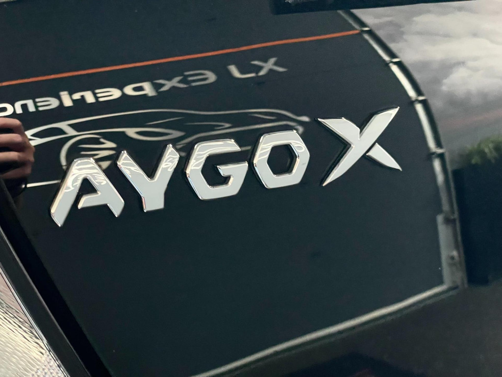 Toyota Aygo X 1.0 VVT-i S-CVT LIMITED NAVY CABRIO CAMERA 26