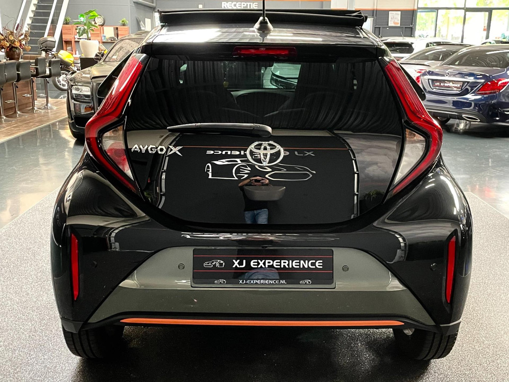 Toyota Aygo X 1.0 VVT-i S-CVT LIMITED NAVY CABRIO CAMERA 4