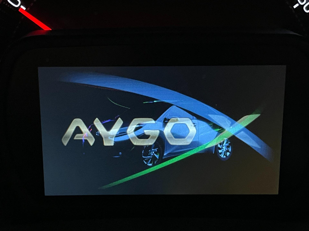 Toyota Aygo X 1.0 VVT-i S-CVT LIMITED NAVY CABRIO CAMERA 40