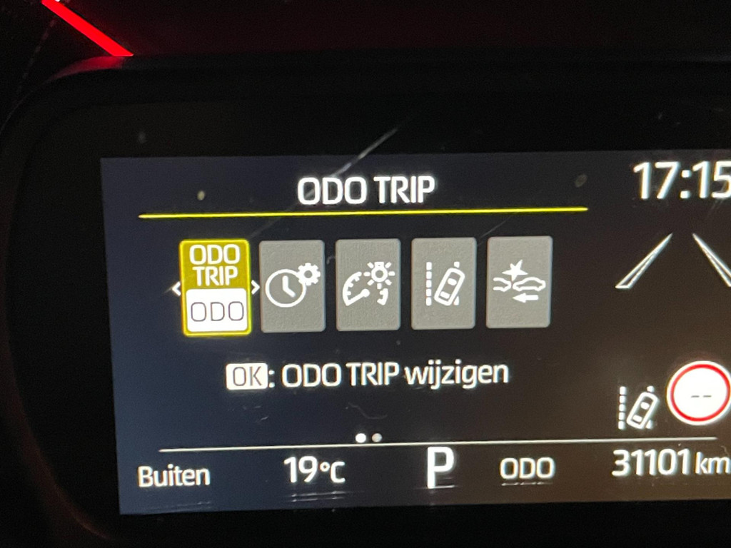 Toyota Aygo X 1.0 VVT-i S-CVT LIMITED NAVY CABRIO CAMERA 42