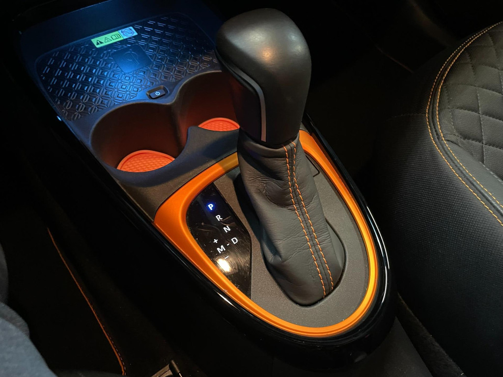 Toyota Aygo X 1.0 VVT-i S-CVT LIMITED NAVY CABRIO CAMERA 51
