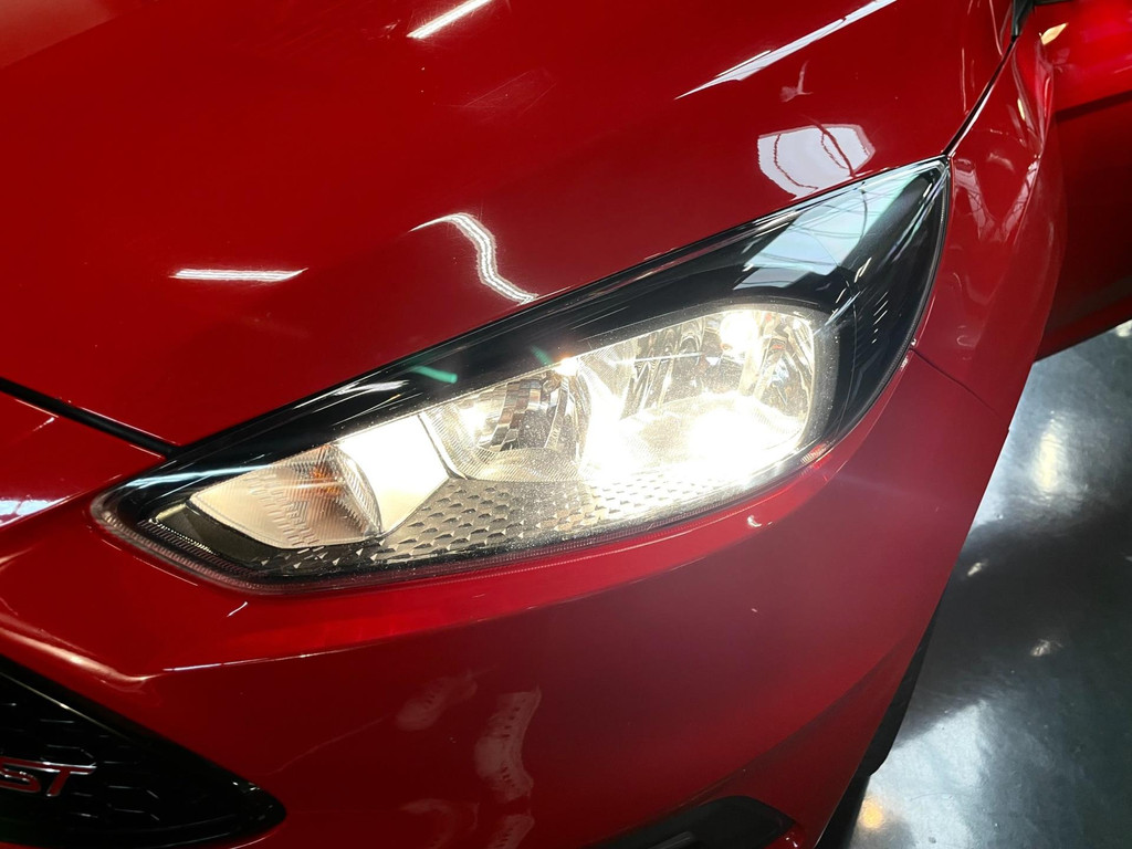 Ford Focus Wagon 2.0 ST-2 250 PK NAVI CLIMA RECARO CARPLAY 13