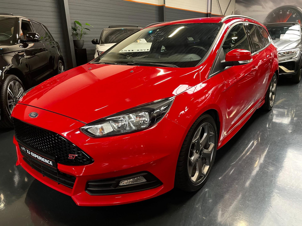 Ford Focus Wagon 2.0 ST-2 250 PK NAVI CLIMA RECARO CARPLAY 2