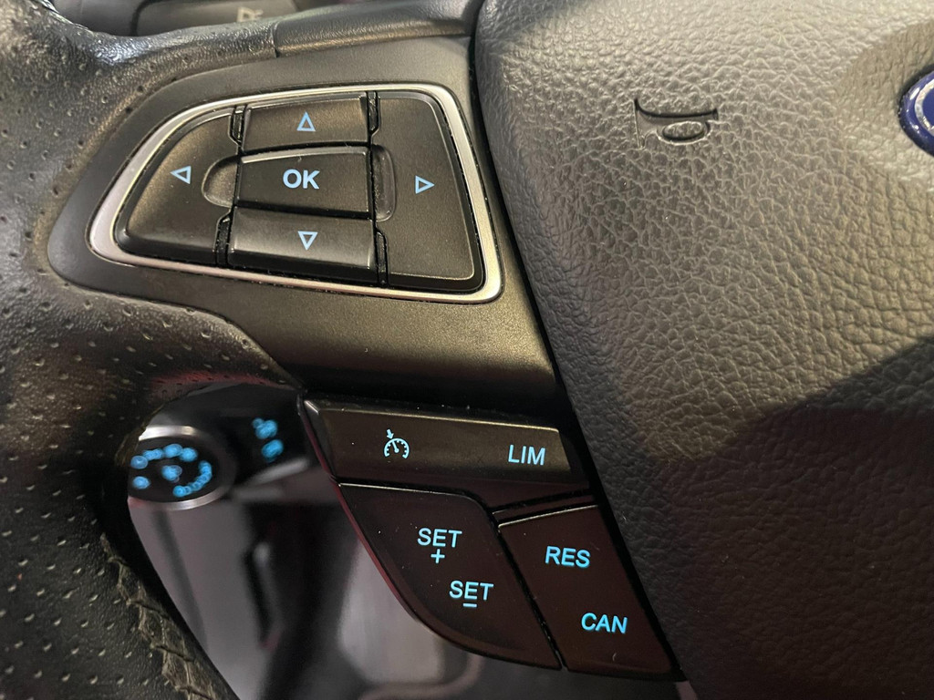 Ford Focus Wagon 2.0 ST-2 250 PK NAVI CLIMA RECARO CARPLAY 23