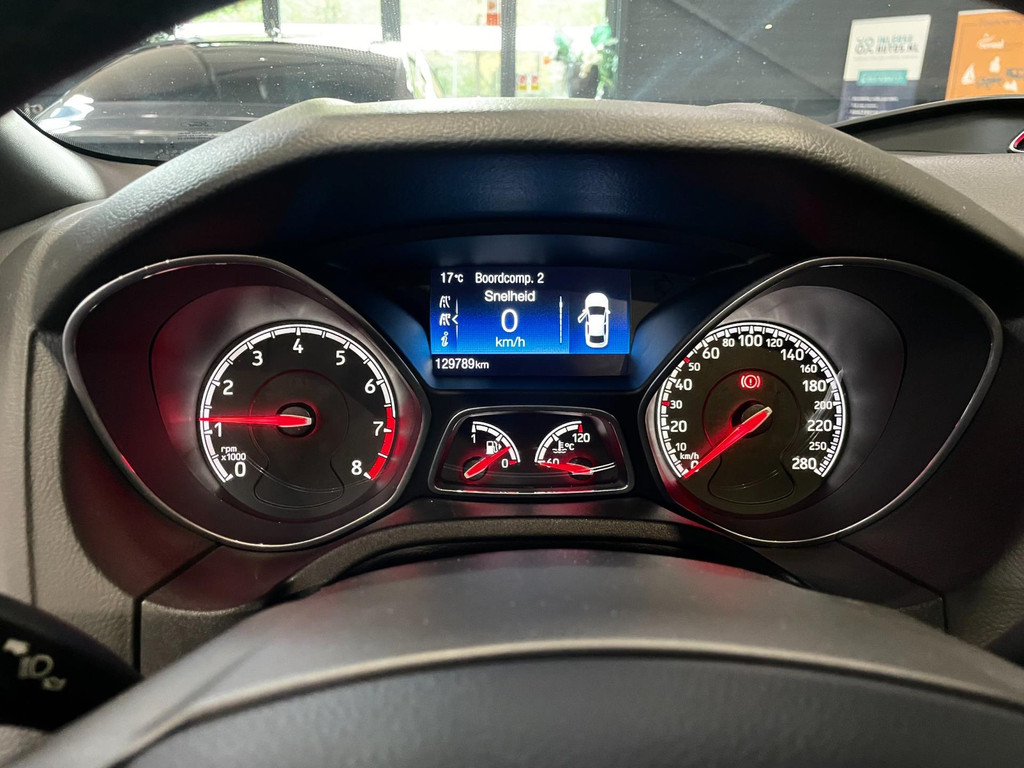 Ford Focus Wagon 2.0 ST-2 250 PK NAVI CLIMA RECARO CARPLAY 24