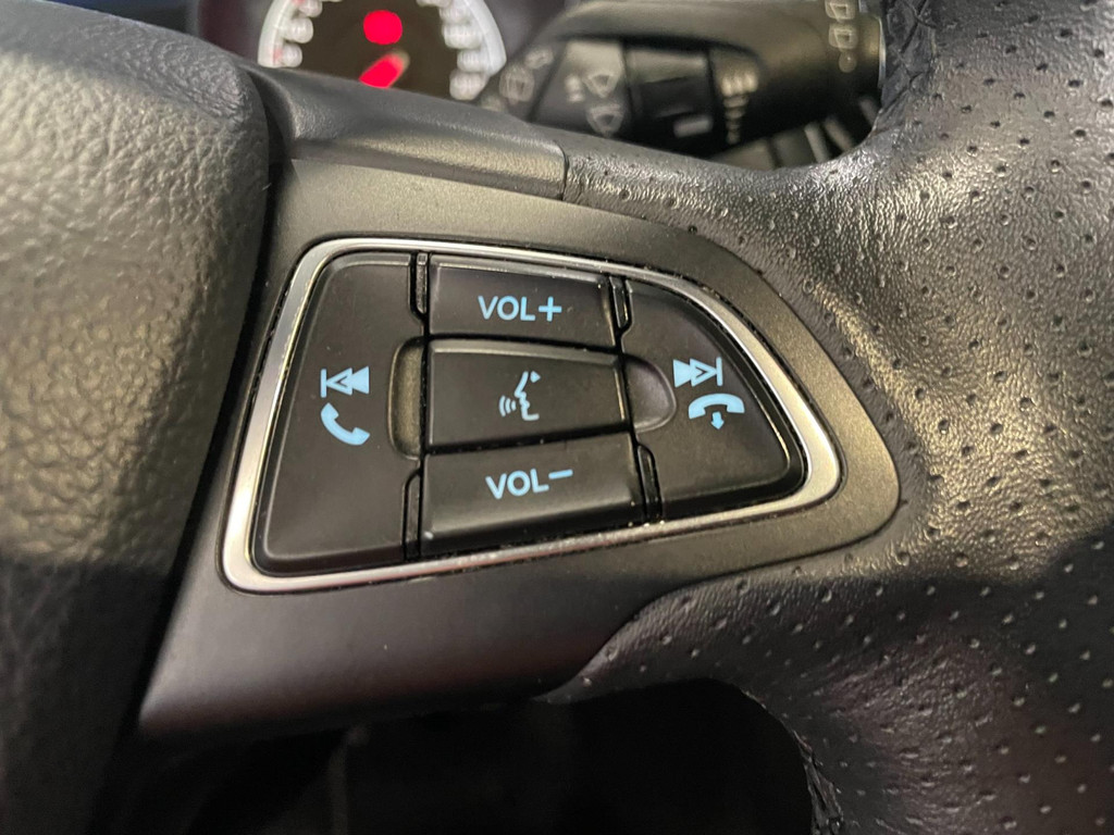 Ford Focus Wagon 2.0 ST-2 250 PK NAVI CLIMA RECARO CARPLAY 25