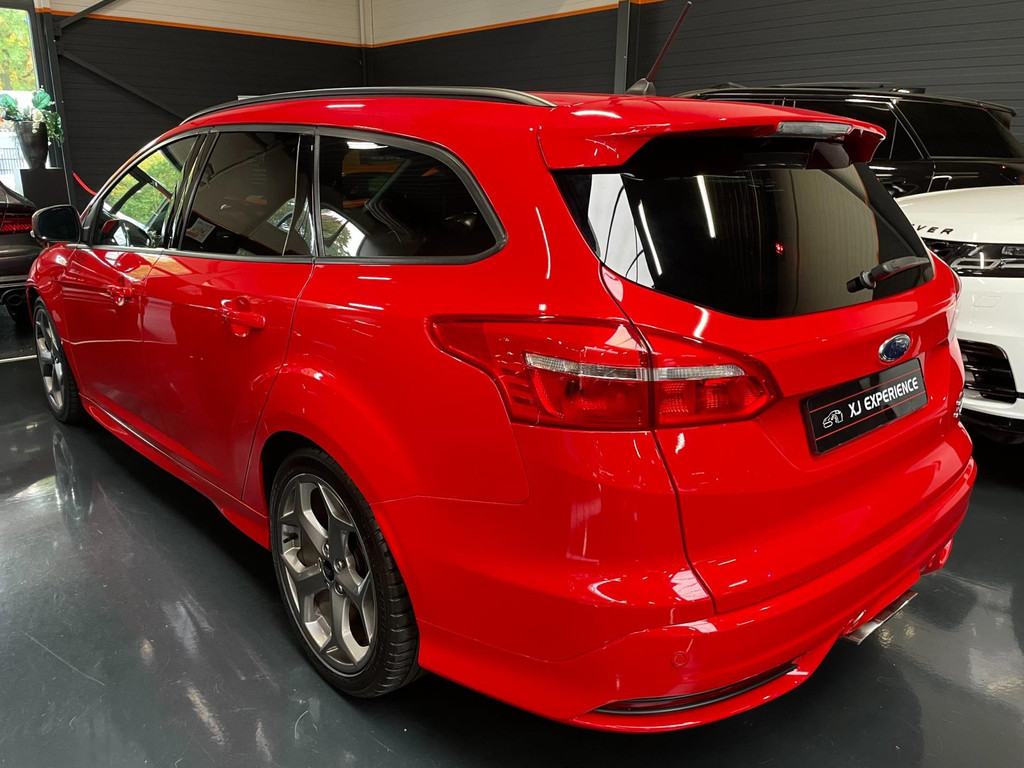 Ford Focus Wagon 2.0 ST-2 250 PK NAVI CLIMA RECARO CARPLAY 3