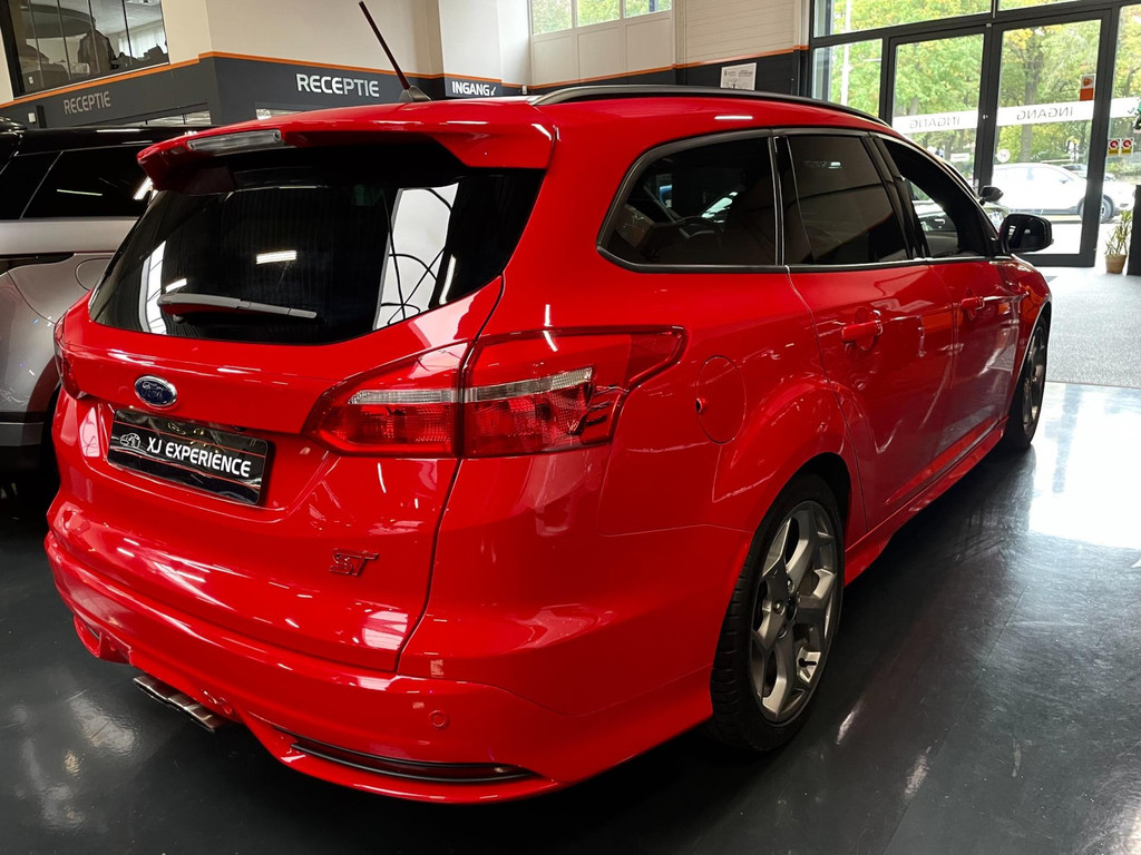 Ford Focus Wagon 2.0 ST-2 250 PK NAVI CLIMA RECARO CARPLAY 5