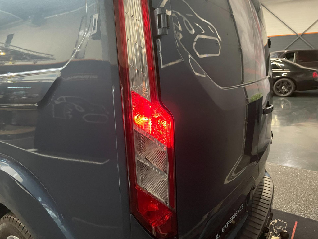 Ford Transit Custom 300 2.0 TDCI L2H1 Limited NAVI LEER AUTOM 14