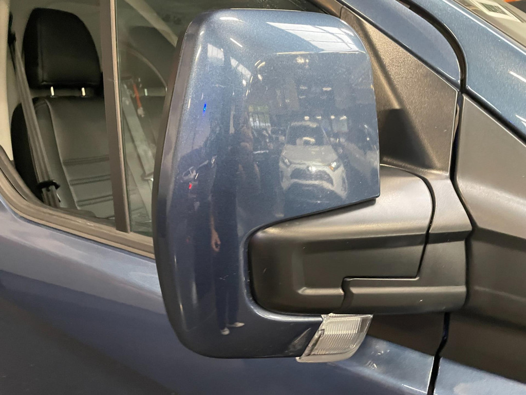 Ford Transit Custom 300 2.0 TDCI L2H1 Limited NAVI LEER AUTOM 16