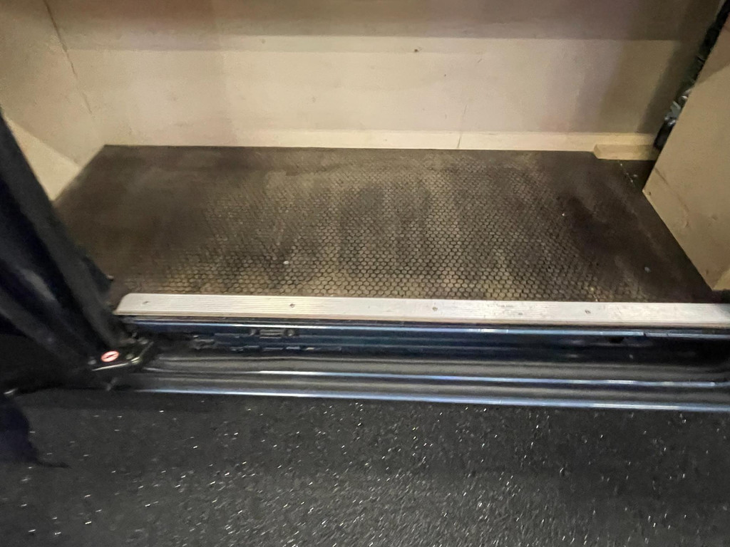 Ford Transit Custom 300 2.0 TDCI L2H1 Limited NAVI LEER AUTOM 18