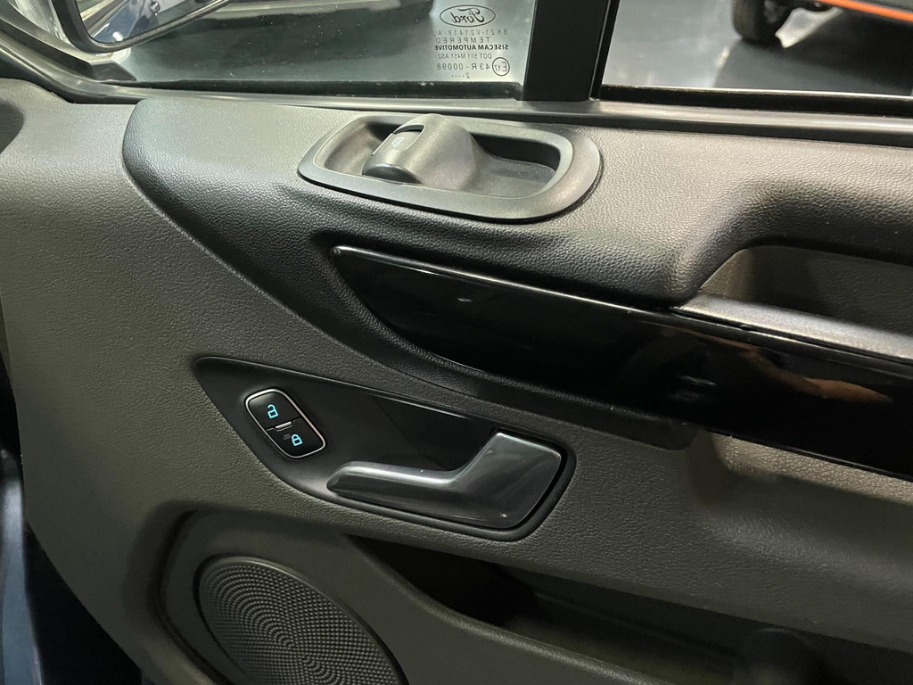 Ford Transit Custom 300 2.0 TDCI L2H1 Limited NAVI LEER AUTOM 47