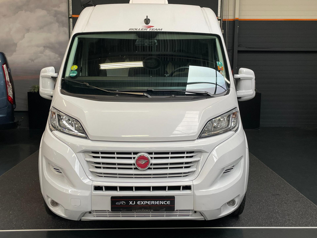 Roller team LIVINGSTONE 5 ADB1 Fiat Ducato - Airco / Luifel / Standkachel / 185 PK / Top onderhouden 1