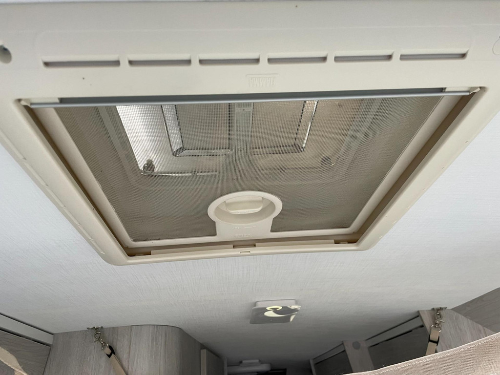 Roller team LIVINGSTONE 5 ADB1 Fiat Ducato - Airco / Luifel / Standkachel / 185 PK / Top onderhouden 36