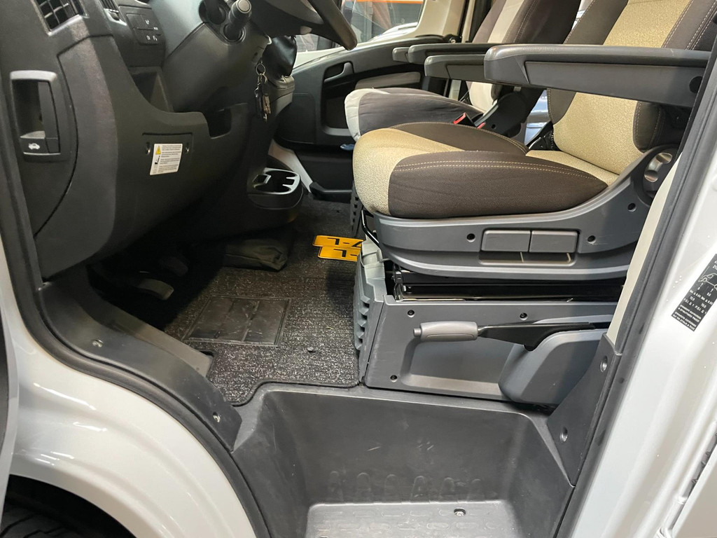 Roller team LIVINGSTONE 5 ADB1 Fiat Ducato - Airco / Luifel / Standkachel / 185 PK / Top onderhouden 49