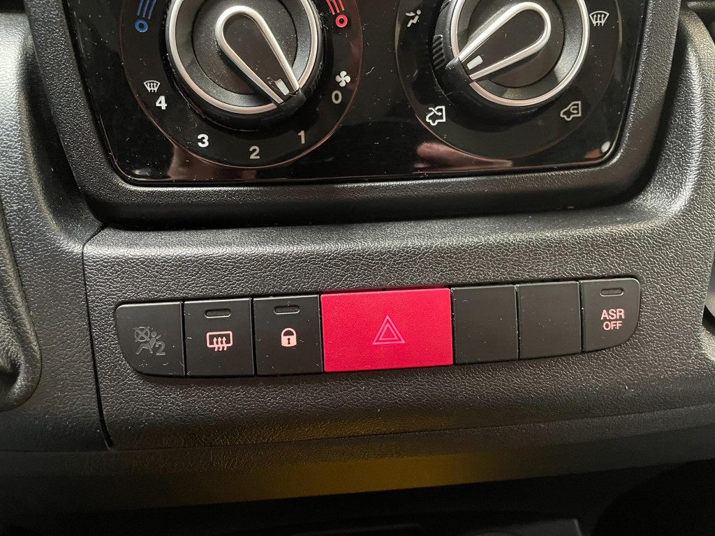 Roller team LIVINGSTONE 5 ADB1 Fiat Ducato - Airco / Luifel / Standkachel / 185 PK / Top onderhouden 64