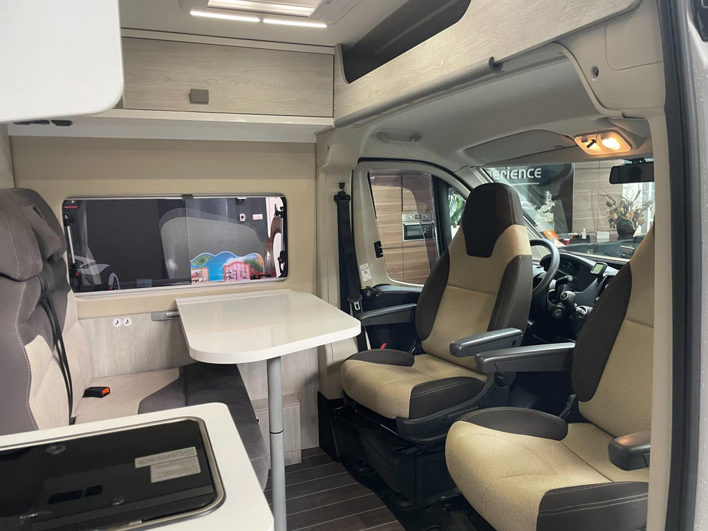 Roller team LIVINGSTONE 5 ADB1 Fiat Ducato - Airco / Luifel / Standkachel / 185 PK / Top onderhouden 70