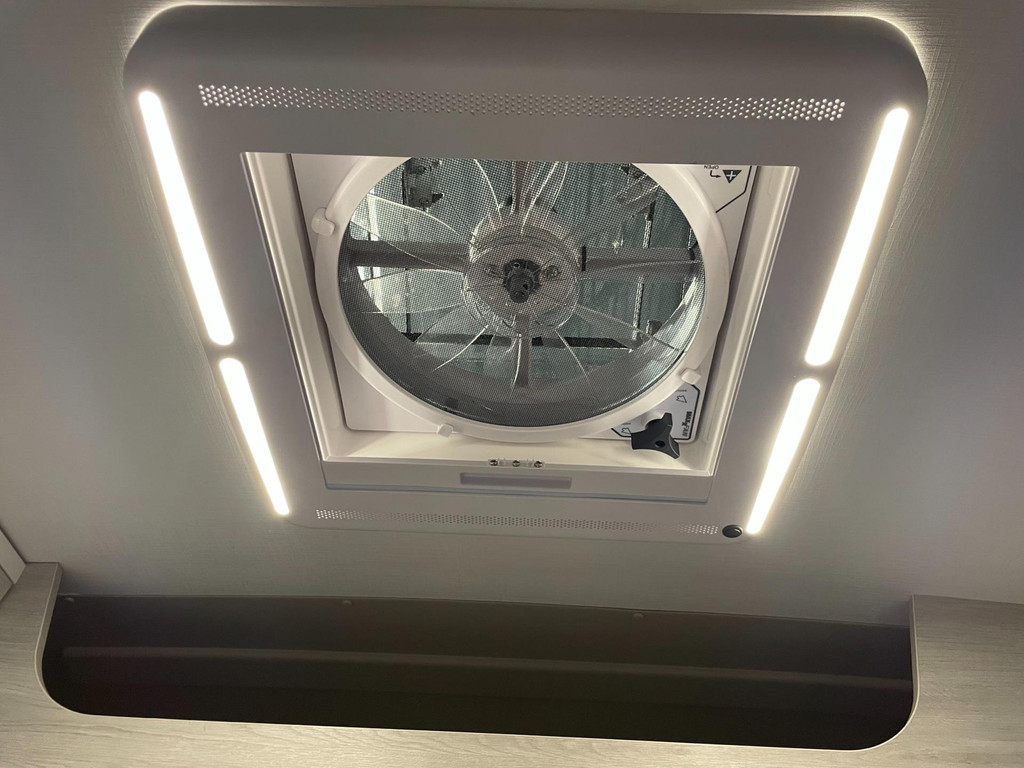 Roller team LIVINGSTONE 5 ADB1 Fiat Ducato - Airco / Luifel / Standkachel / 185 PK / Top onderhouden 84