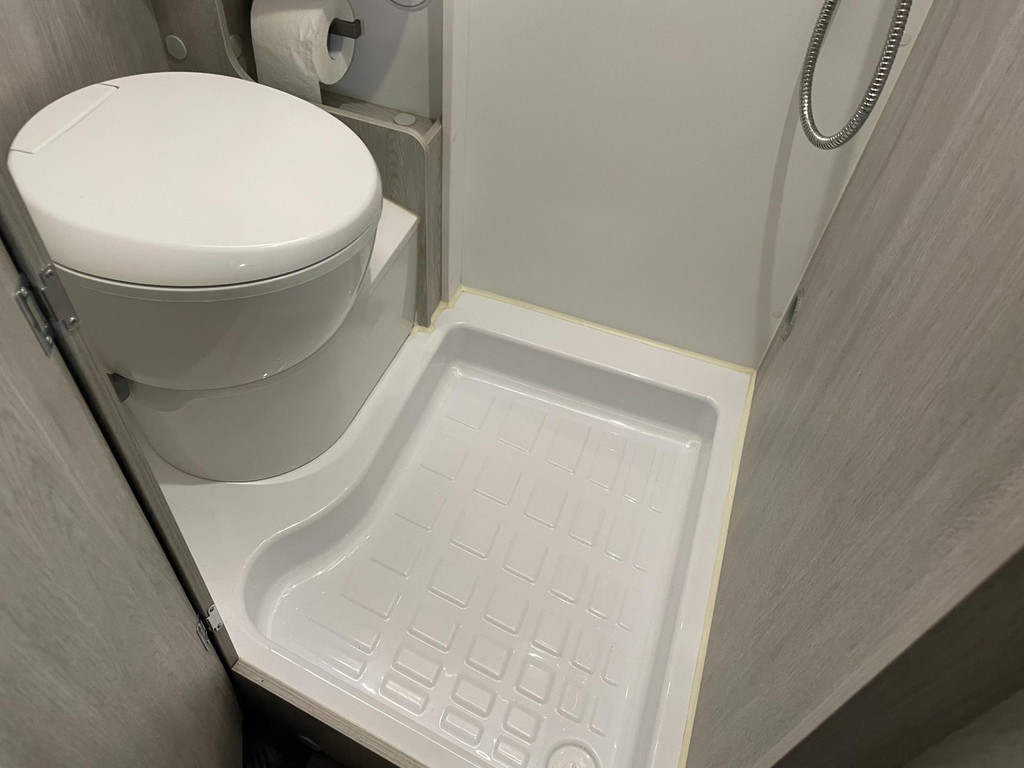 Roller team LIVINGSTONE 5 ADB1 Fiat Ducato - Airco / Luifel / Standkachel / 185 PK / Top onderhouden 93