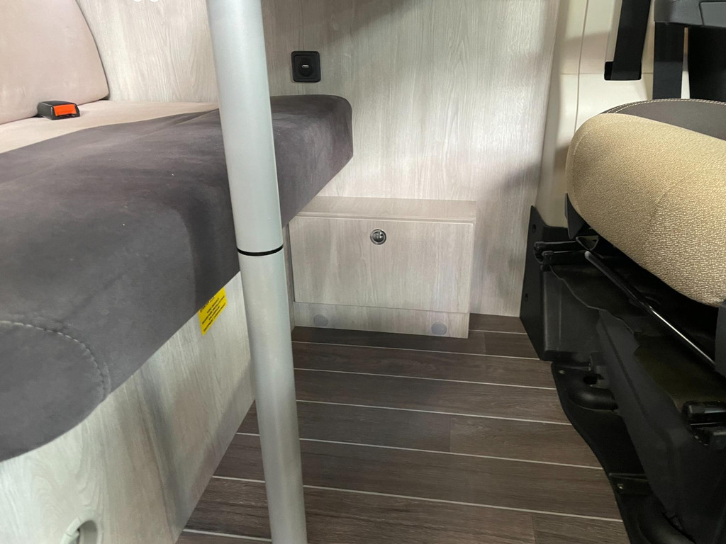 Roller team LIVINGSTONE 5 ADB1 Fiat Ducato - Airco / Luifel / Standkachel / 185 PK / Top onderhouden 98