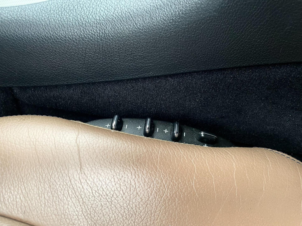 Mercedes-Benz CLK-klasse Cabrio 350 AMG *DTM UITGEVOERD* Youngtimer / Leder / Automaat 36