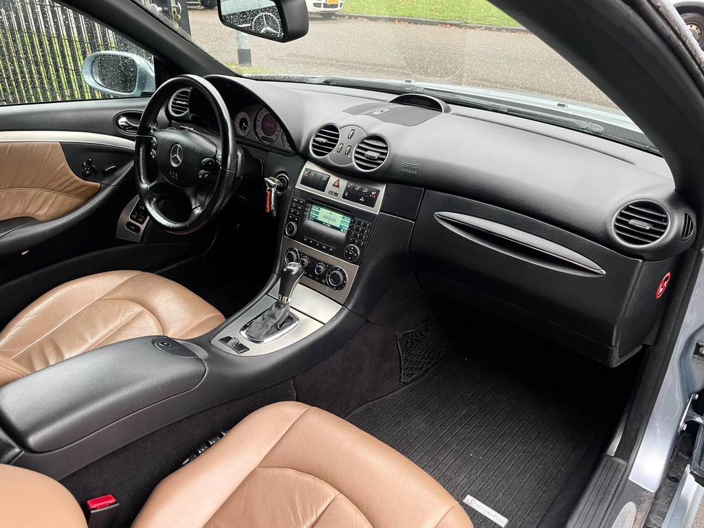 Mercedes-Benz CLK-klasse Cabrio 350 AMG *DTM UITGEVOERD* Youngtimer / Leder / Automaat 49