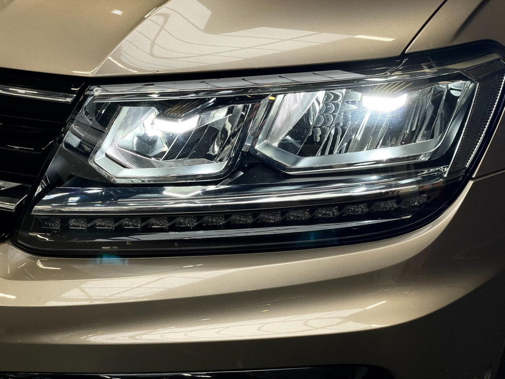 Volkswagen Tiguan 1.4 TSI ACT Highline Business 3X R-LINE PANO LEER NAVI 24