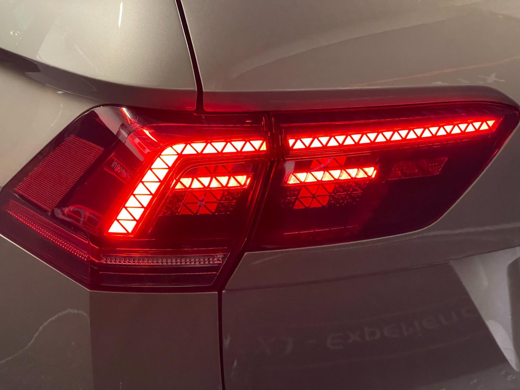 Volkswagen Tiguan 1.4 TSI ACT Highline Business 3X R-LINE PANO LEER NAVI 29