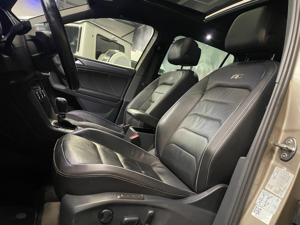 Volkswagen Tiguan 1.4 TSI ACT Highline Business 3X R-LINE PANO LEER NAVI 43