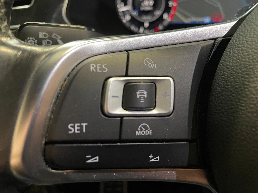 Volkswagen Tiguan 1.4 TSI ACT Highline Business 3X R-LINE PANO LEER NAVI 49