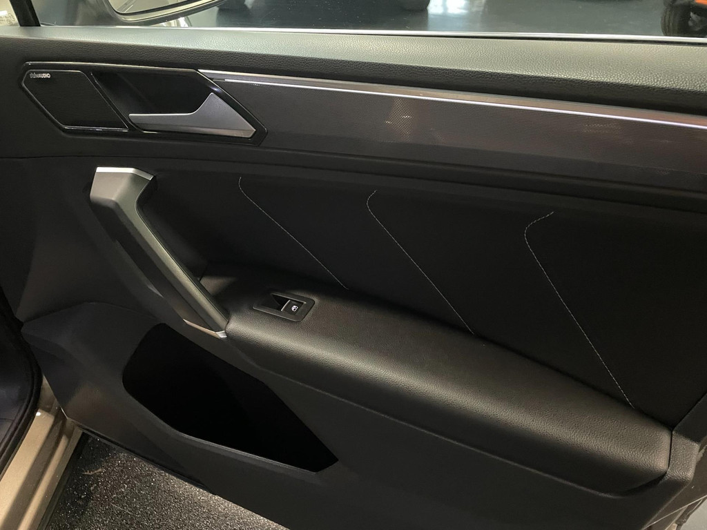 Volkswagen Tiguan 1.4 TSI ACT Highline Business 3X R-LINE PANO LEER NAVI 69