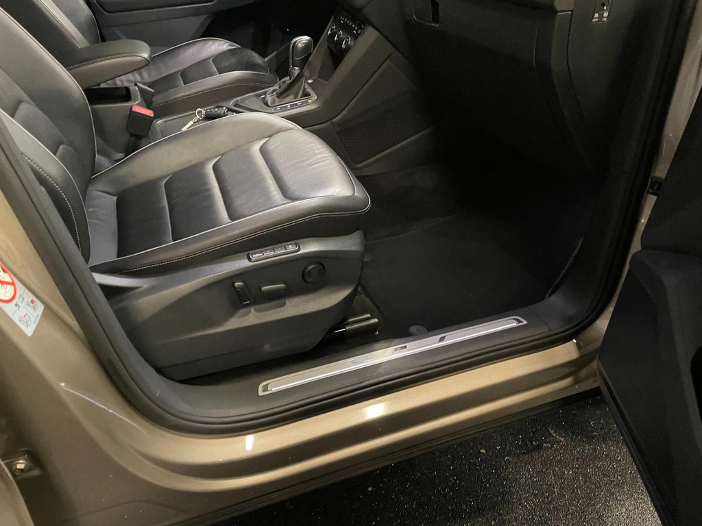 Volkswagen Tiguan 1.4 TSI ACT Highline Business 3X R-LINE PANO LEER NAVI 71