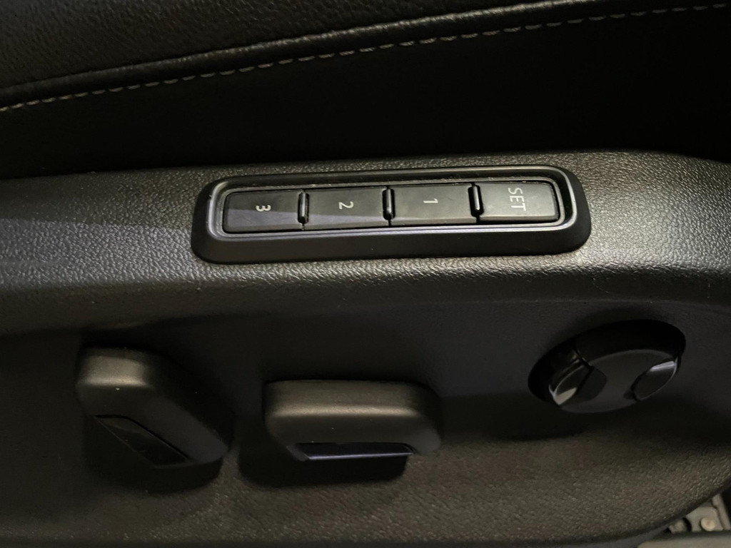 Volkswagen Tiguan 1.4 TSI ACT Highline Business 3X R-LINE PANO LEER NAVI 74