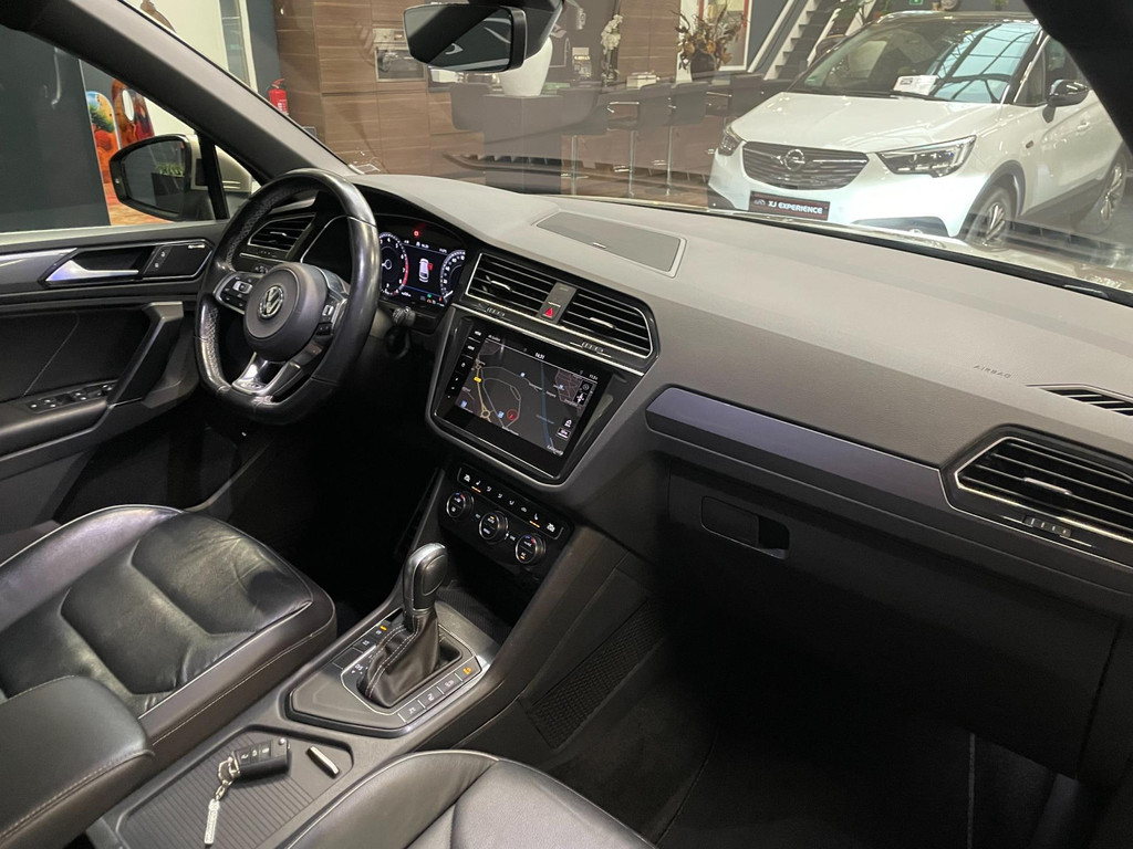 Volkswagen Tiguan 1.4 TSI ACT Highline Business 3X R-LINE PANO LEER NAVI 76