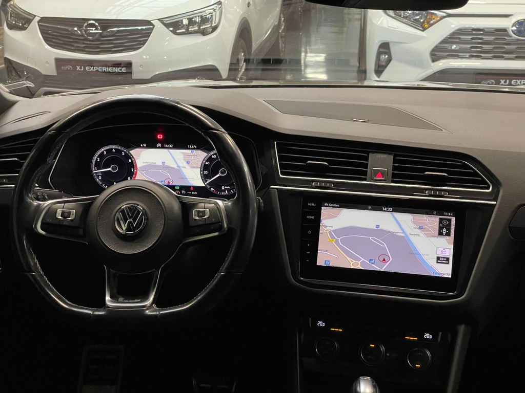 Volkswagen Tiguan 1.4 TSI ACT Highline Business 3X R-LINE PANO LEER NAVI 78