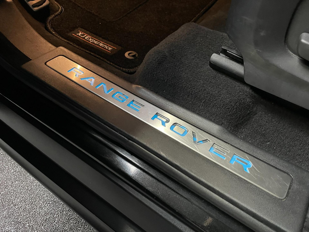 Land Rover RANGE ROVER EVOQUE 2.0 Si 4WD Dynamic PANO NAVI LEER TREKH 33