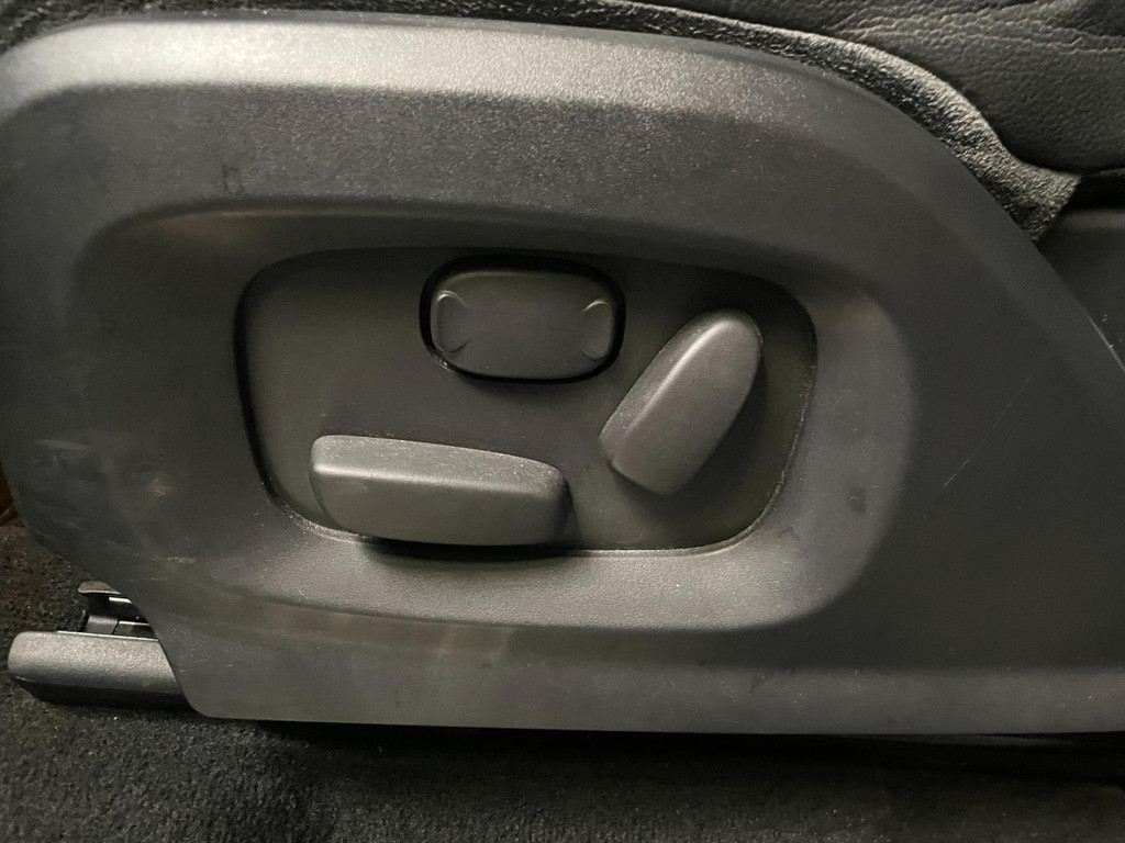 Land Rover RANGE ROVER EVOQUE 2.0 Si 4WD Dynamic PANO NAVI LEER TREKH 36