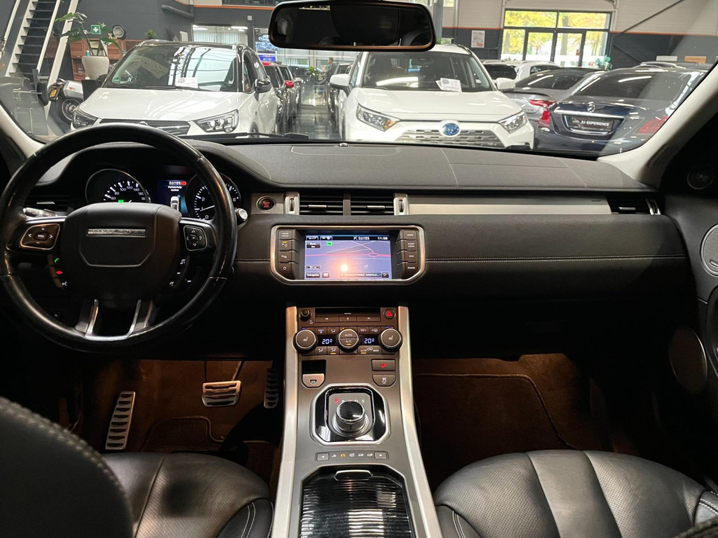 Land Rover RANGE ROVER EVOQUE 2.0 Si 4WD Dynamic PANO NAVI LEER TREKH 38