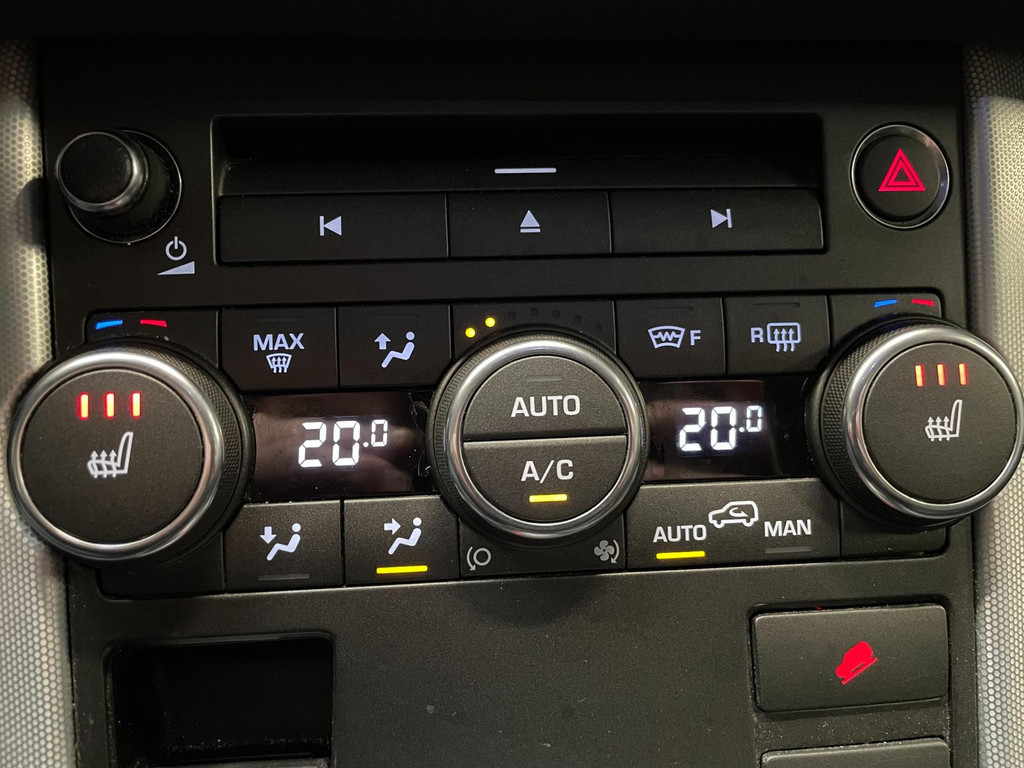 Land Rover RANGE ROVER EVOQUE 2.0 Si 4WD Dynamic PANO NAVI LEER TREKH 47