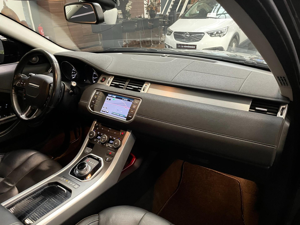 Land Rover RANGE ROVER EVOQUE 2.0 Si 4WD Dynamic PANO NAVI LEER TREKH 60