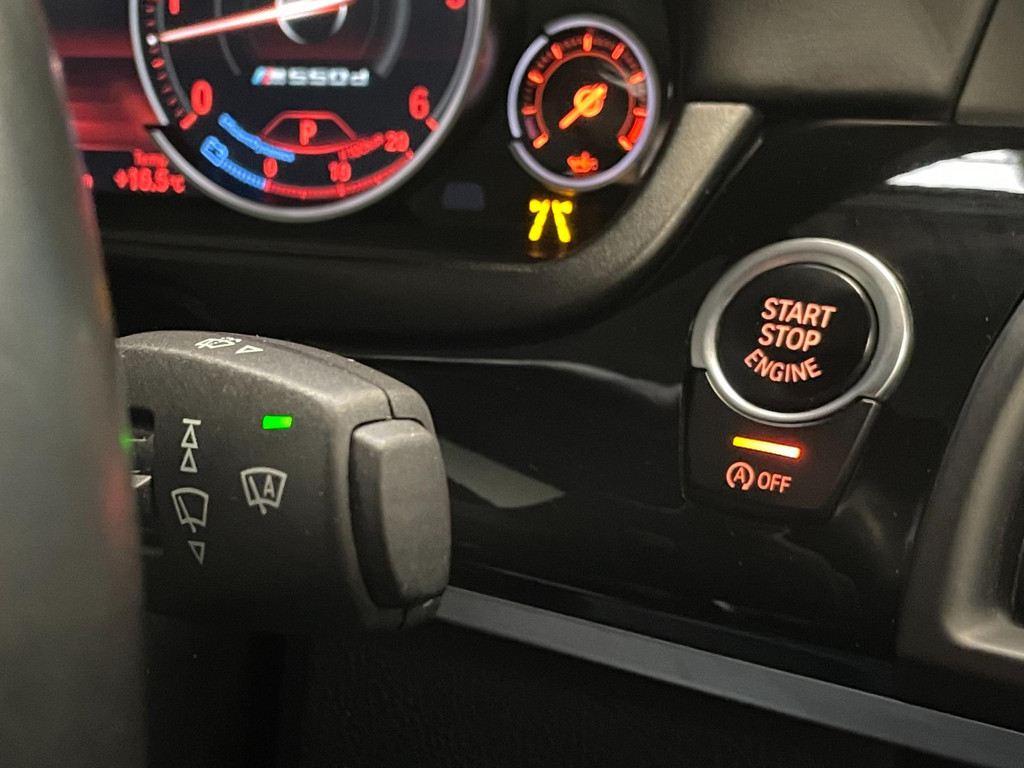 BMW 5-serie M550d xDrive 381PK GLASDAK HUD B&O LEER NAP NIGHTVISION SOFTCLOSE 51