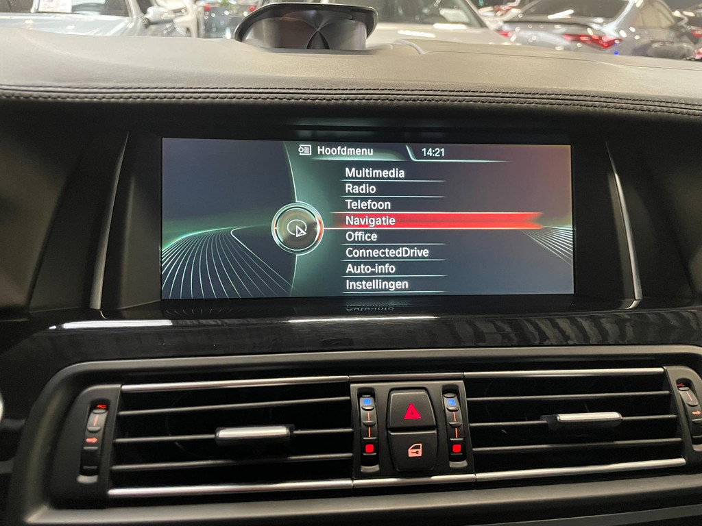 BMW 5-serie M550d xDrive 381PK GLASDAK HUD B&O LEER NAP NIGHTVISION SOFTCLOSE 63