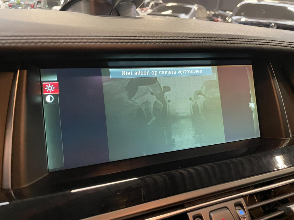 BMW 5-serie M550d xDrive 381PK GLASDAK HUD B&O LEER NAP NIGHTVISION SOFTCLOSE 75