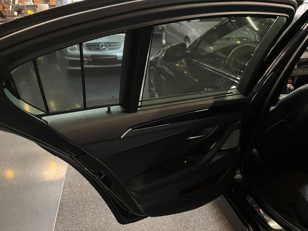 BMW 5-serie M550d xDrive 381PK GLASDAK HUD B&O LEER NAP NIGHTVISION SOFTCLOSE 78