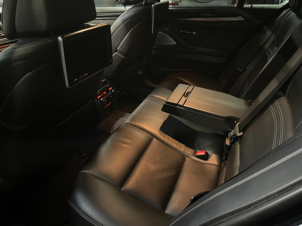 BMW 5-serie M550d xDrive 381PK GLASDAK HUD B&O LEER NAP NIGHTVISION SOFTCLOSE 80