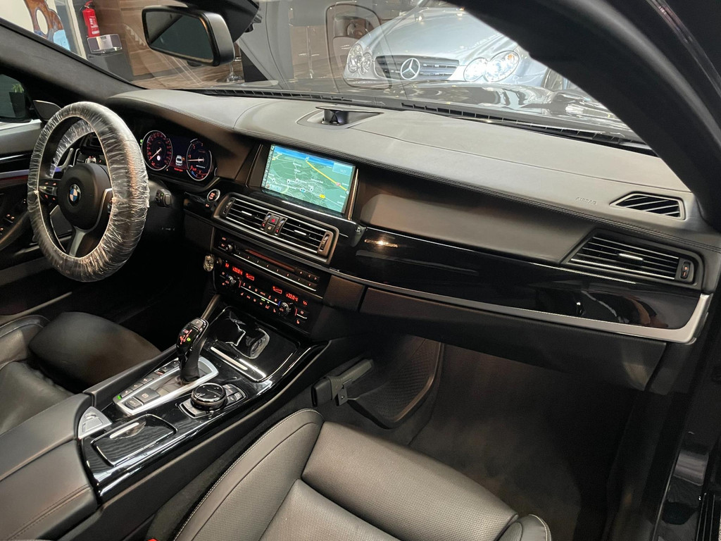 BMW 5-serie M550d xDrive 381PK GLASDAK HUD B&O LEER NAP NIGHTVISION SOFTCLOSE 91