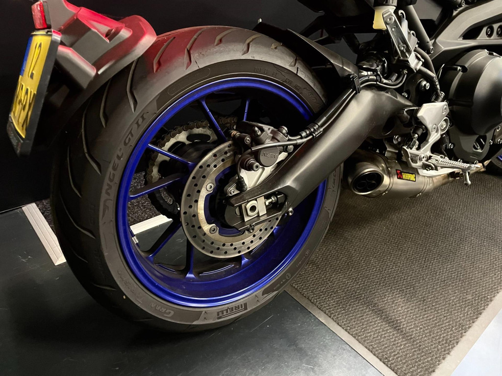 Yamaha Tour MT-09 ABS QUICKSHIFT AKROPOVIC 13