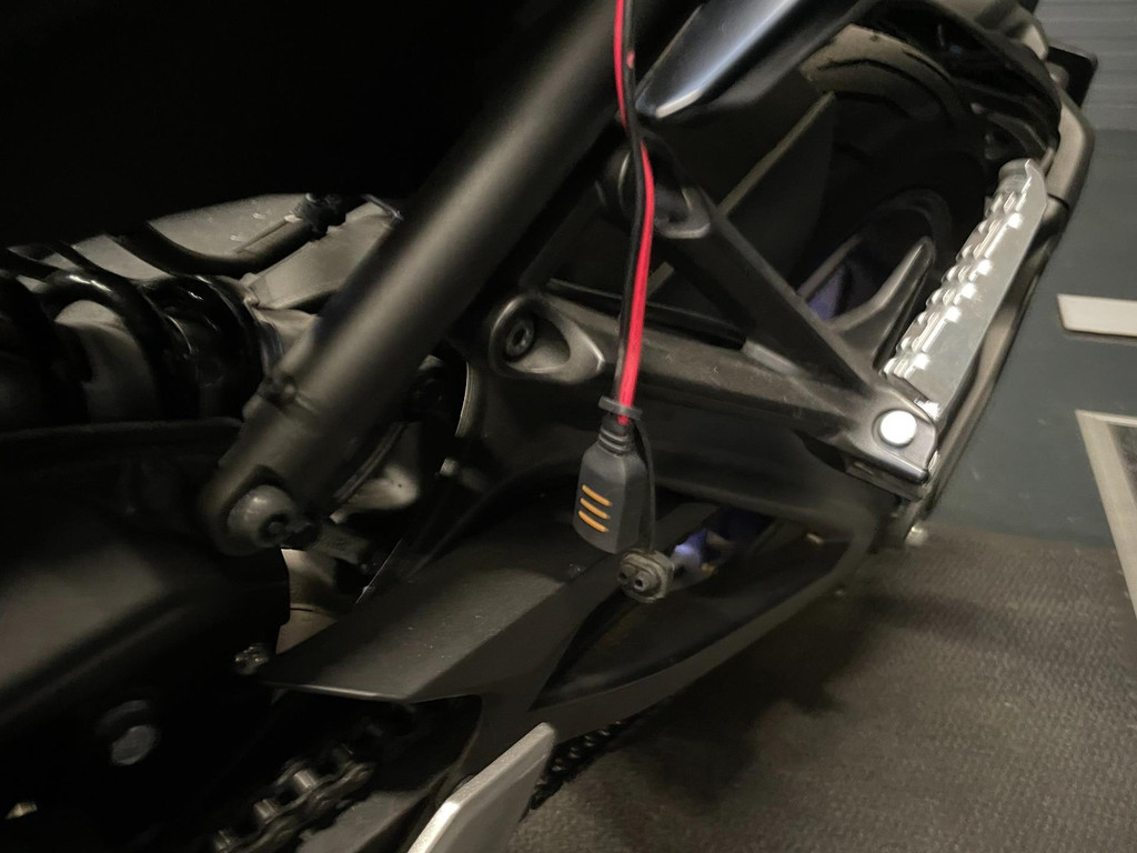Yamaha Tour MT-09 ABS QUICKSHIFT AKROPOVIC 17