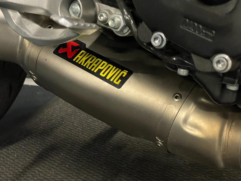 Yamaha Tour MT-09 ABS QUICKSHIFT AKROPOVIC 20